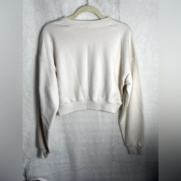 NWT, Never Worn - Womens Wild Fable Cropped Crewneck Sweatshirt - Cream - Medium - Picture 2 of 4